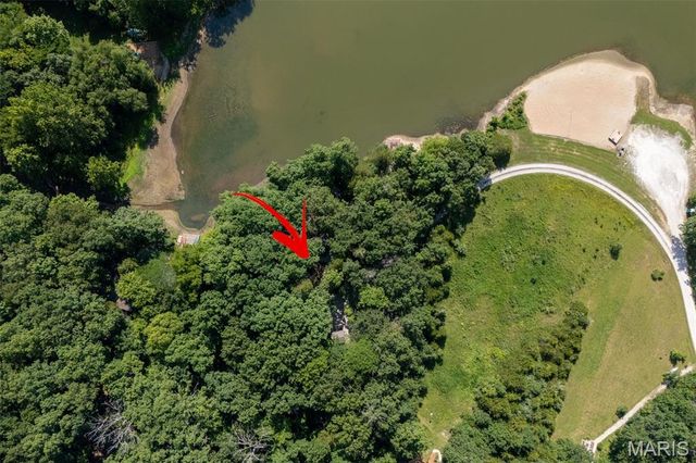 411 Cervina Beach Drive, Innsbrook, MO 63390