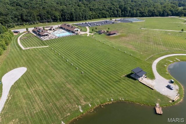 411 Cervina Beach Drive, Innsbrook, MO 63390
