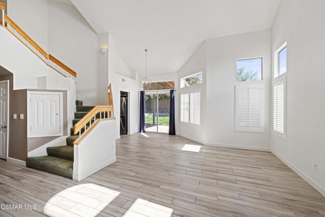 2528 Lowell Court, Simi Valley, CA 93065