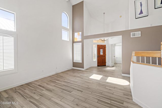 2528 Lowell Court, Simi Valley, CA 93065