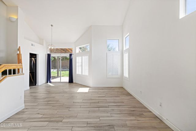 2528 Lowell Court, Simi Valley, CA 93065