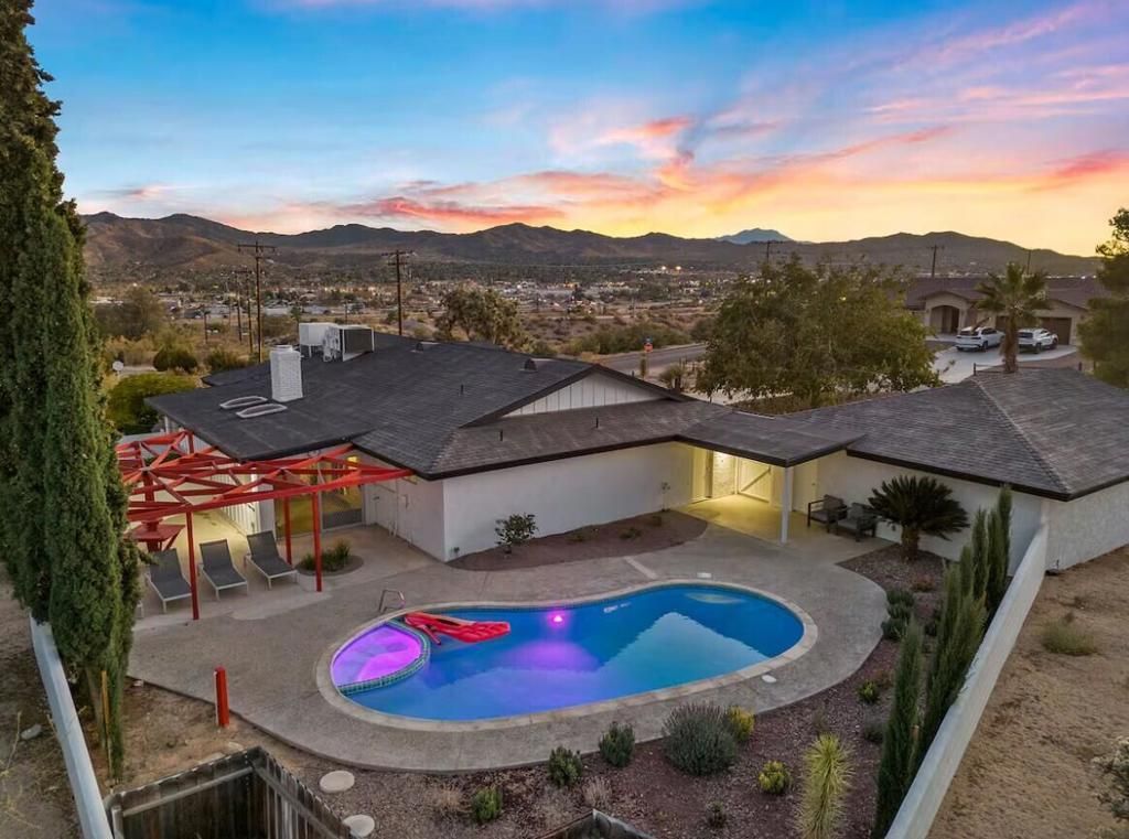 6451 Red Bluff Avenue, Yucca Valley, CA 92284