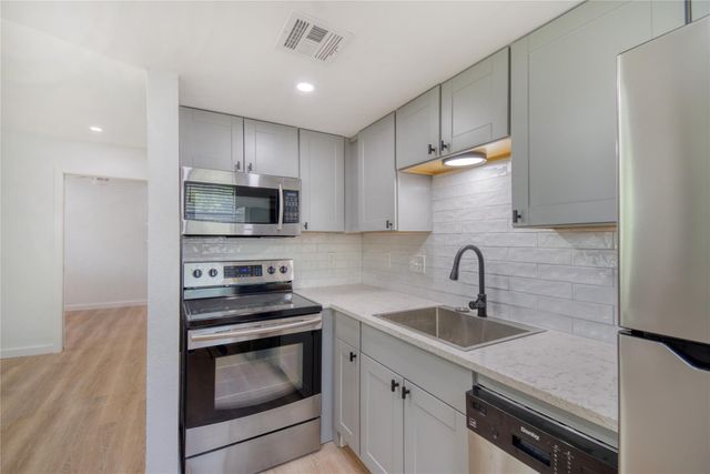2500 Burleson RD 701, Austin, TX 78741