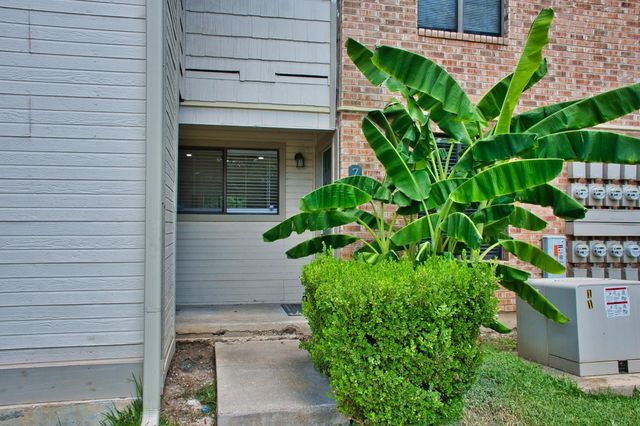 2500 Burleson RD 701, Austin, TX 78741