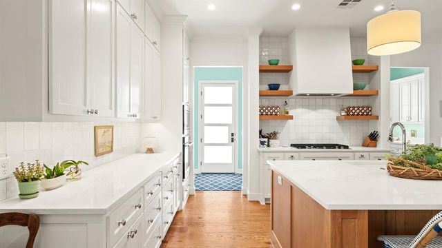 2900 Gold Finch Drive, Edmond, OK 73012
