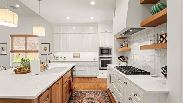 2900 Gold Finch Drive, Edmond, OK 73012
