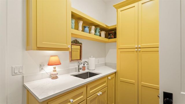 2900 Gold Finch Drive, Edmond, OK 73012