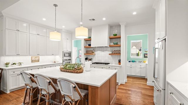 2900 Gold Finch Drive, Edmond, OK 73012
