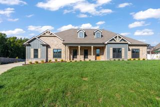 120 Denton Ct, Clarksville, TN 37043