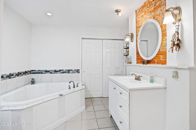 914 E St Catherine, Louisville, KY 40204