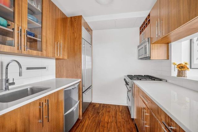 88 Greenwich St Apt 2008, New York City, NY 10006