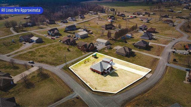 172 Hayden Drake Ln, Lafayette, TN 37083