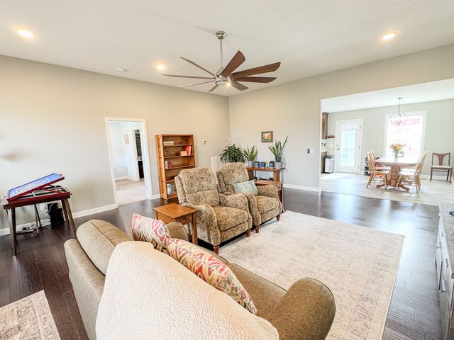 172 Hayden Drake Ln, Lafayette, TN 37083