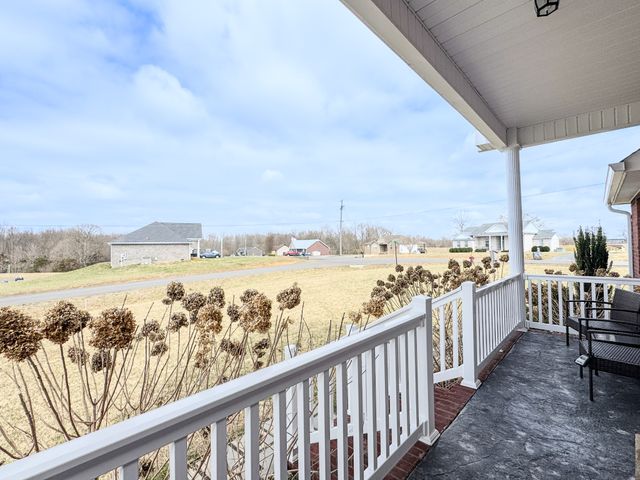 172 Hayden Drake Ln, Lafayette, TN 37083