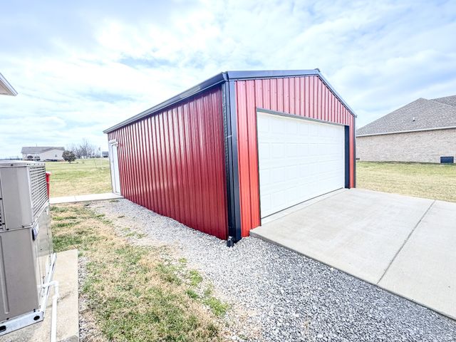 172 Hayden Drake Ln, Lafayette, TN 37083