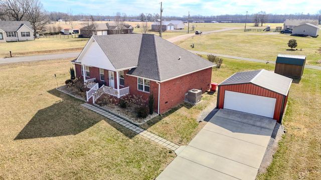 172 Hayden Drake Ln, Lafayette, TN 37083