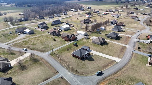 172 Hayden Drake Ln, Lafayette, TN 37083