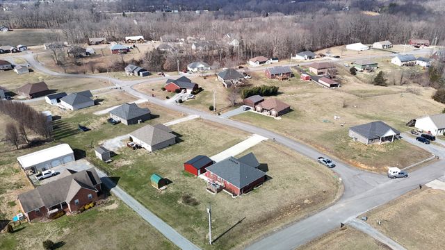 172 Hayden Drake Ln, Lafayette, TN 37083