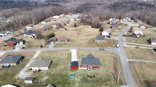 172 Hayden Drake Ln, Lafayette, TN 37083