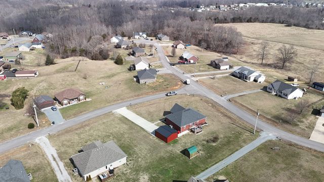 172 Hayden Drake Ln, Lafayette, TN 37083