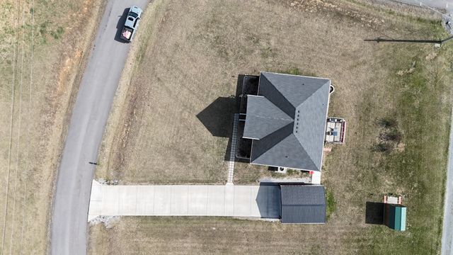 172 Hayden Drake Ln, Lafayette, TN 37083