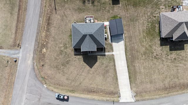 172 Hayden Drake Ln, Lafayette, TN 37083