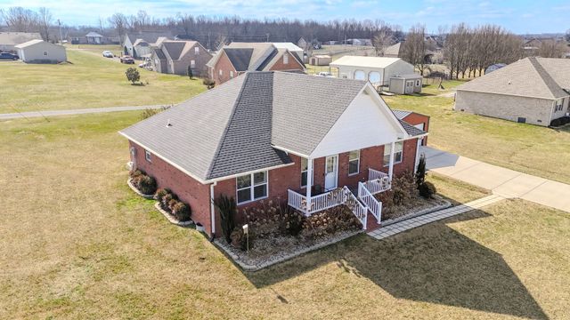 172 Hayden Drake Ln, Lafayette, TN 37083