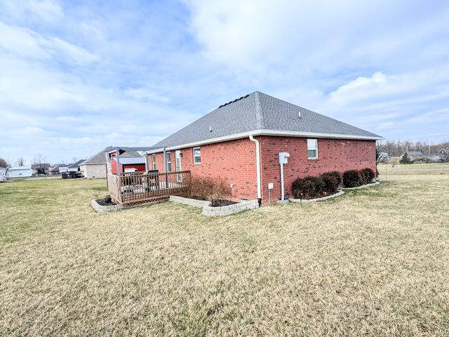 172 Hayden Drake Ln, Lafayette, TN 37083