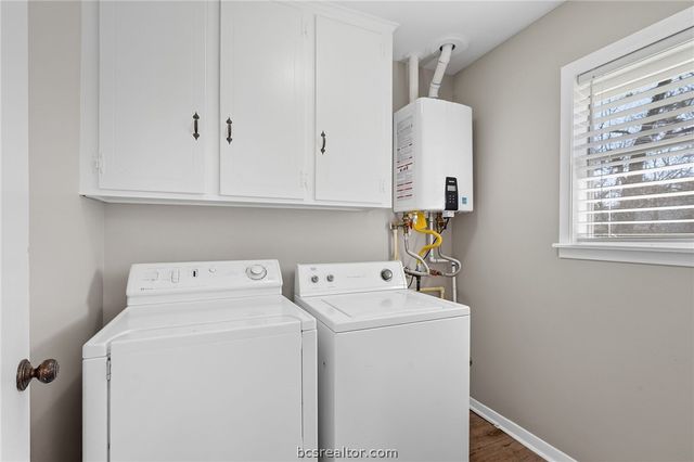 1402 Skrivanek, College Station, TX 77840