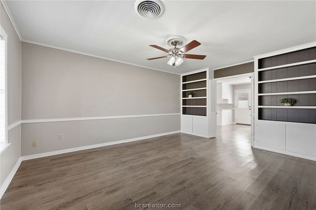 1402 Skrivanek, College Station, TX 77840