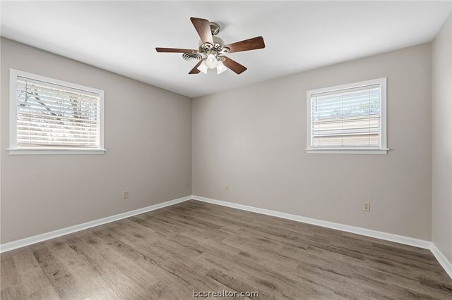 1402 Skrivanek, College Station, TX 77840