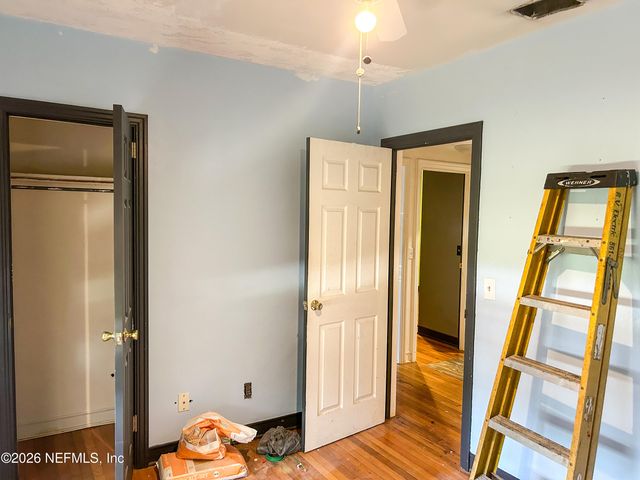 4242 PINEWOOD Avenue, Jacksonville, FL 32207