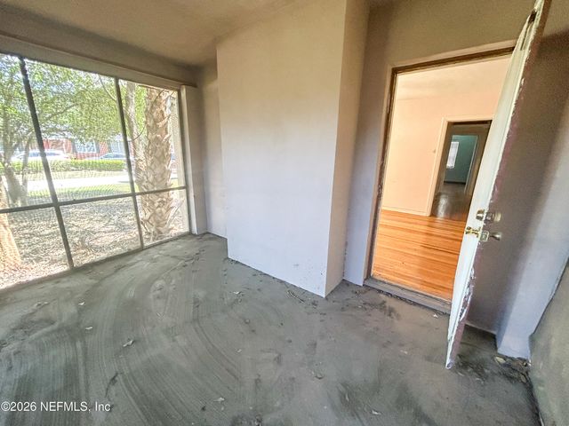 4242 PINEWOOD Avenue, Jacksonville, FL 32207