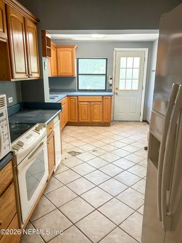 4242 PINEWOOD Avenue, Jacksonville, FL 32207