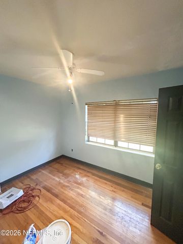 4242 PINEWOOD Avenue, Jacksonville, FL 32207