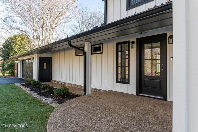 12000 S Fox Den Drive, Knoxville, TN 37934