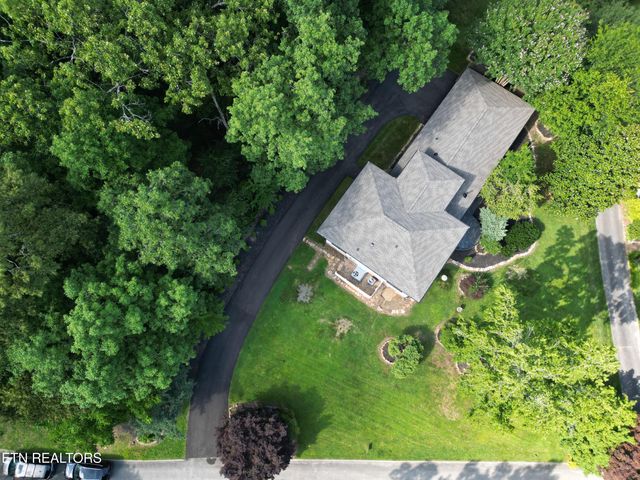 12000 S Fox Den Drive, Knoxville, TN 37934