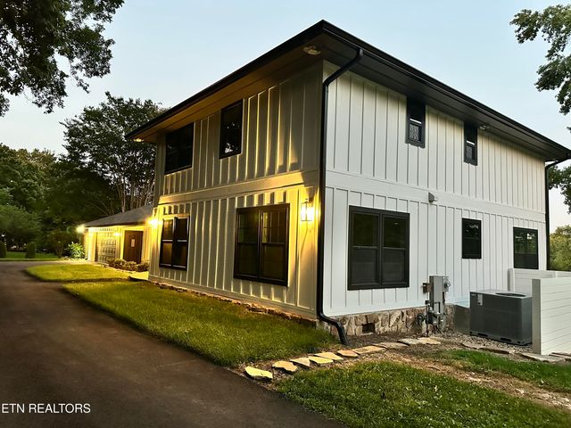 12000 S Fox Den Drive, Knoxville, TN 37934