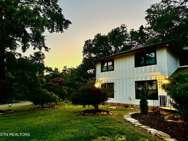 12000 S Fox Den Drive, Knoxville, TN 37934