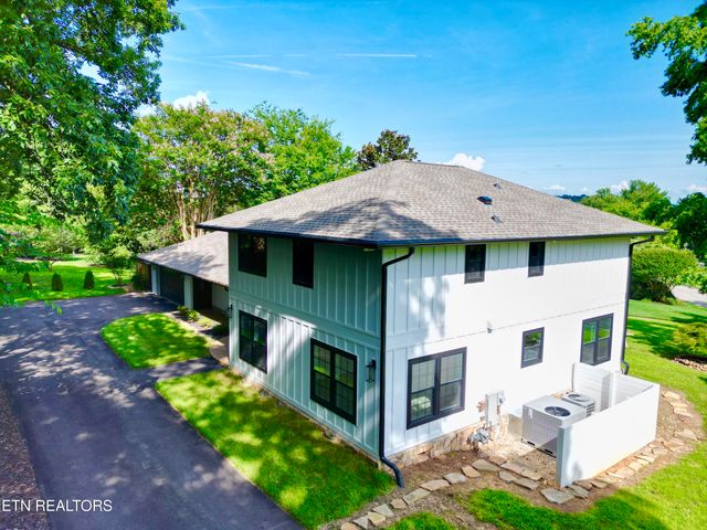 12000 S Fox Den Drive, Knoxville, TN 37934