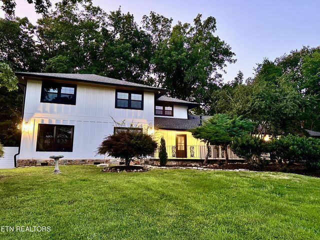 12000 S Fox Den Drive, Knoxville, TN 37934