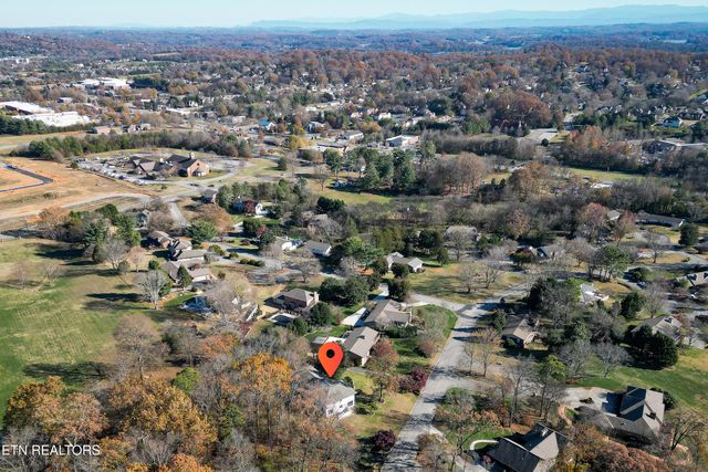 12000 S Fox Den Drive, Knoxville, TN 37934