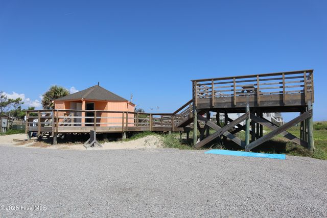 229 NE 75th Street, Oak Island, NC 28465