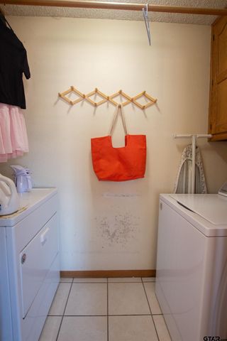 6001 Huntington Dr, Tyler, TX 75703