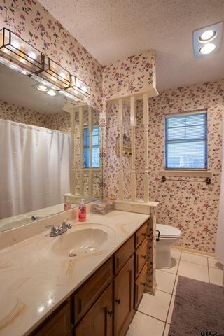 6001 Huntington Dr, Tyler, TX 75703