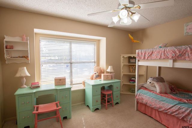 6001 Huntington Dr, Tyler, TX 75703