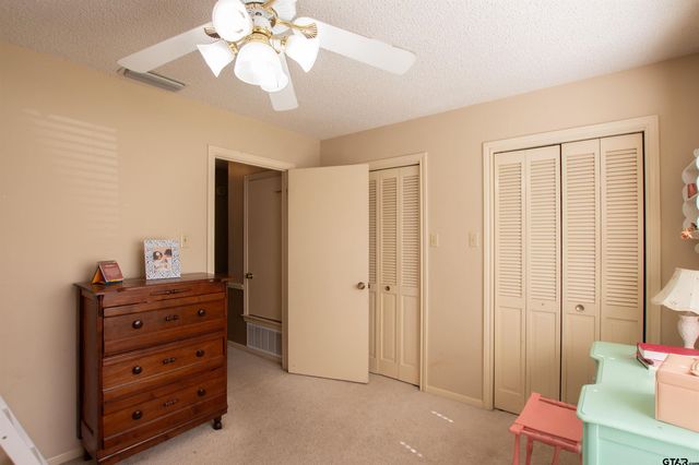 6001 Huntington Dr, Tyler, TX 75703