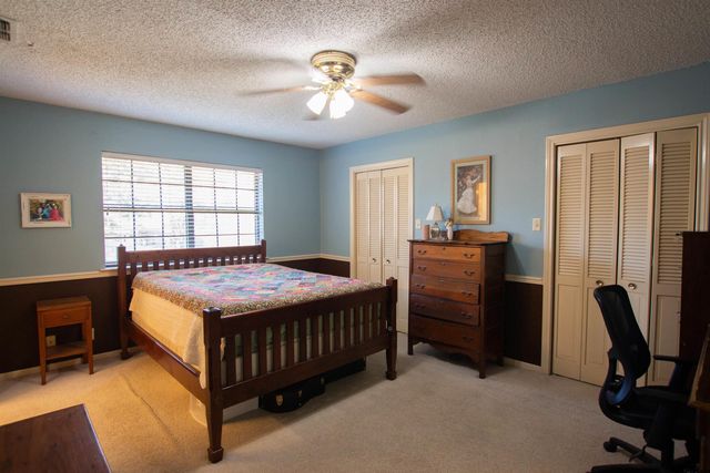 6001 Huntington Dr, Tyler, TX 75703