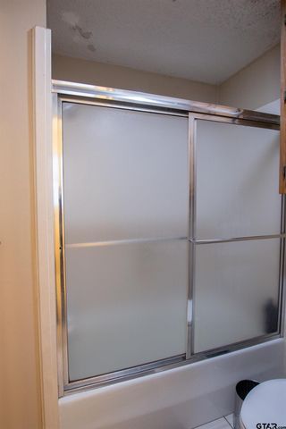 6001 Huntington Dr, Tyler, TX 75703