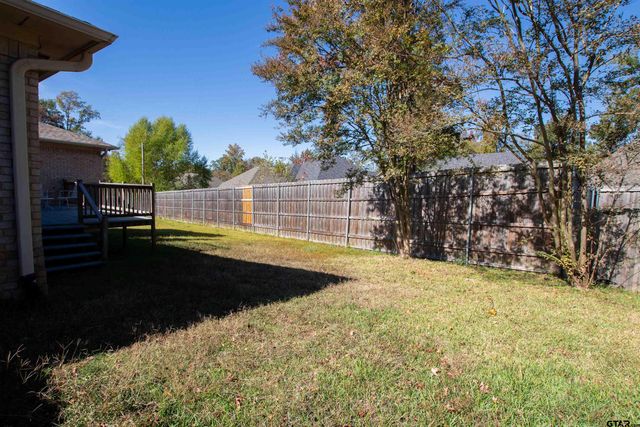 6001 Huntington Dr, Tyler, TX 75703